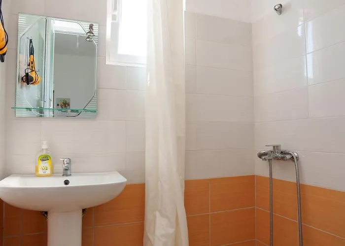 Apartament Near The Sea Nano *